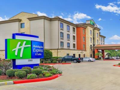 Express & Houston South - Near By Ihg Hotel 2*
