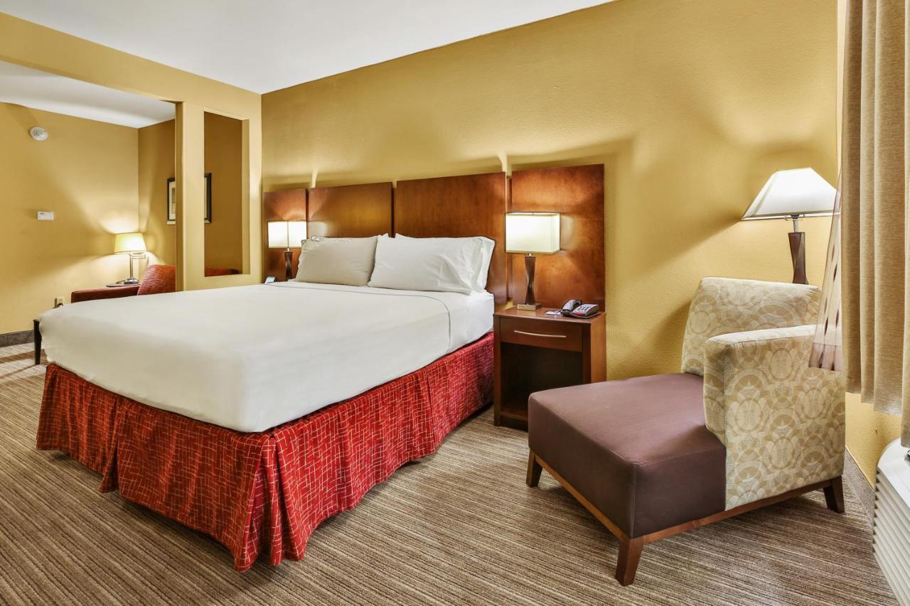 Express & Houston South - Near By Ihg 2* Pearland