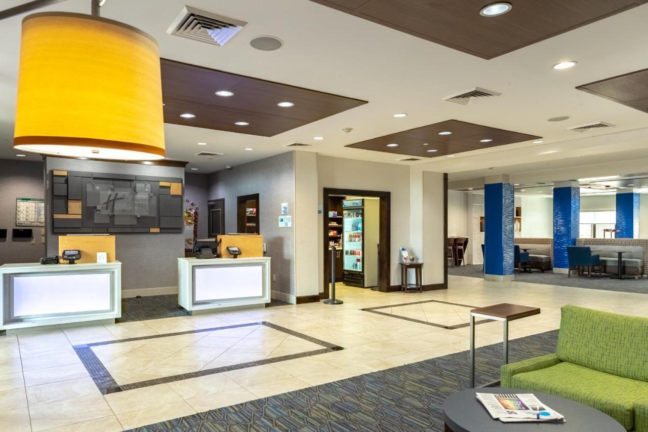 Hotel Express & Houston South - Near By Ihg Pearland