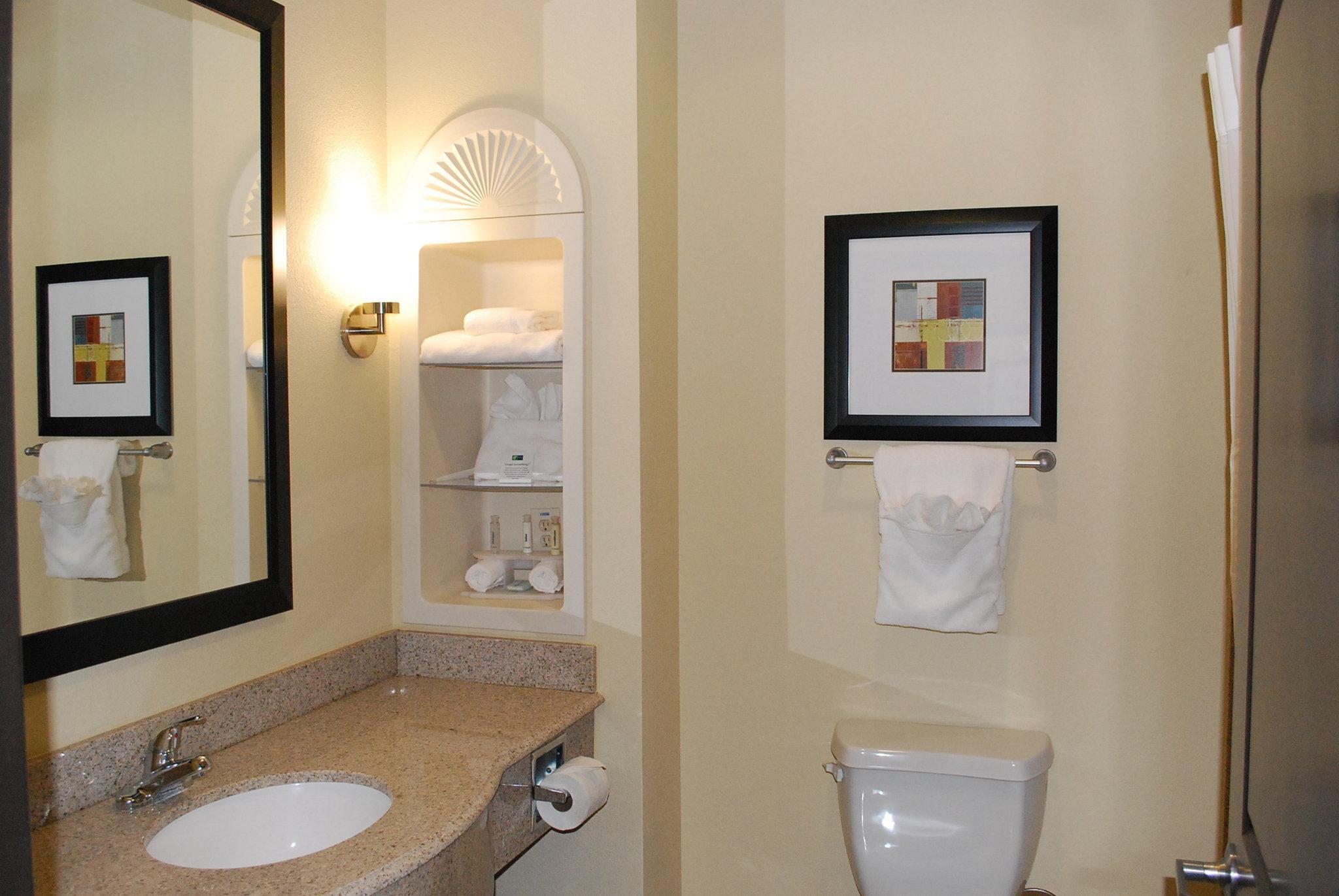 Hotel Express & Houston South - Near By Ihg 2*