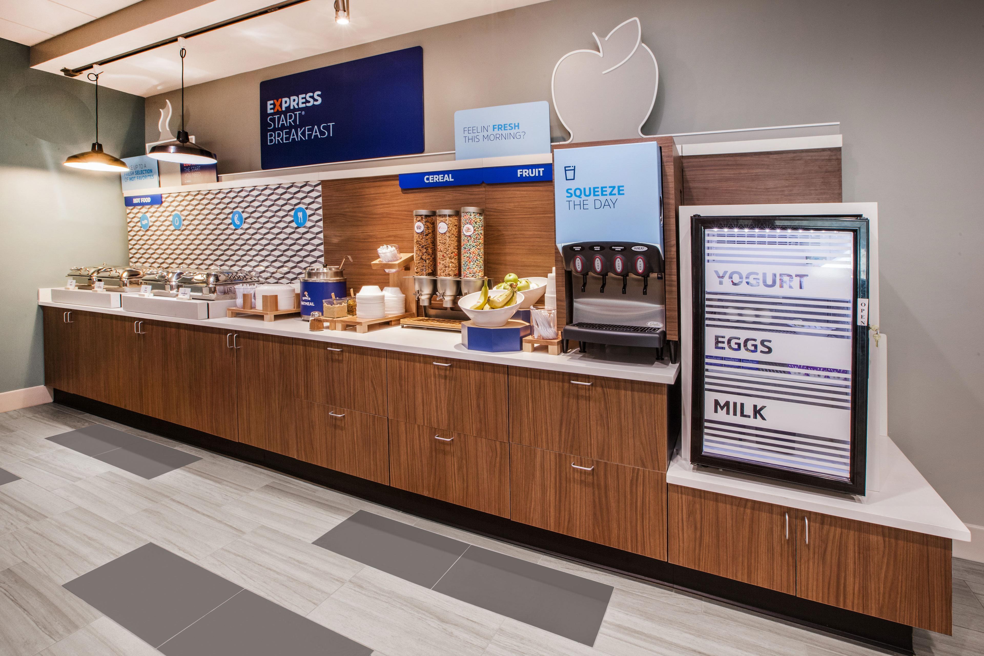 Express & Houston South - Near By Ihg Pearland