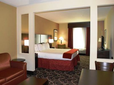 Express & Houston South - Near By Ihg Pearland